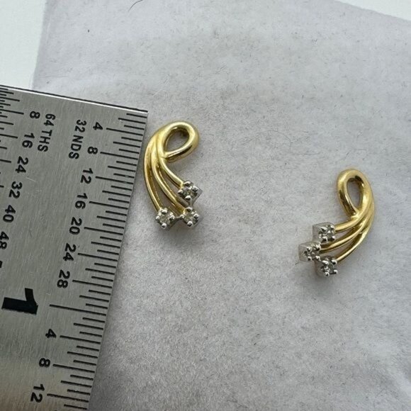 14K Yellow Gold Diamond Earrings 3 Stones‎ Vintage Swirl Design - Picture 3 of 8